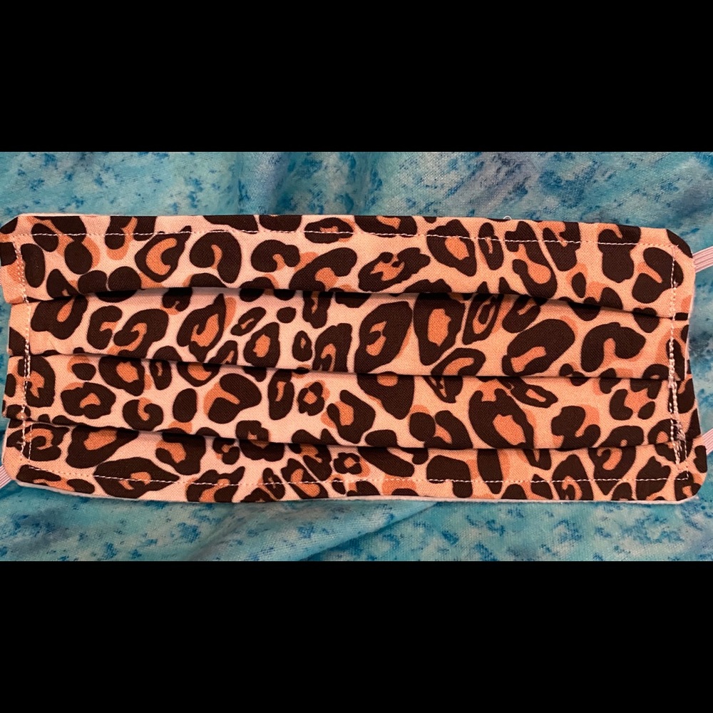 Gorgeous cheetah print 100% cotton mask